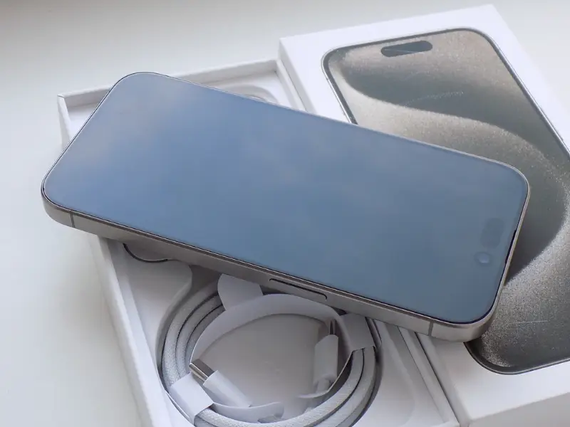 iPhone 15 Pro 128GB Přírodní titan